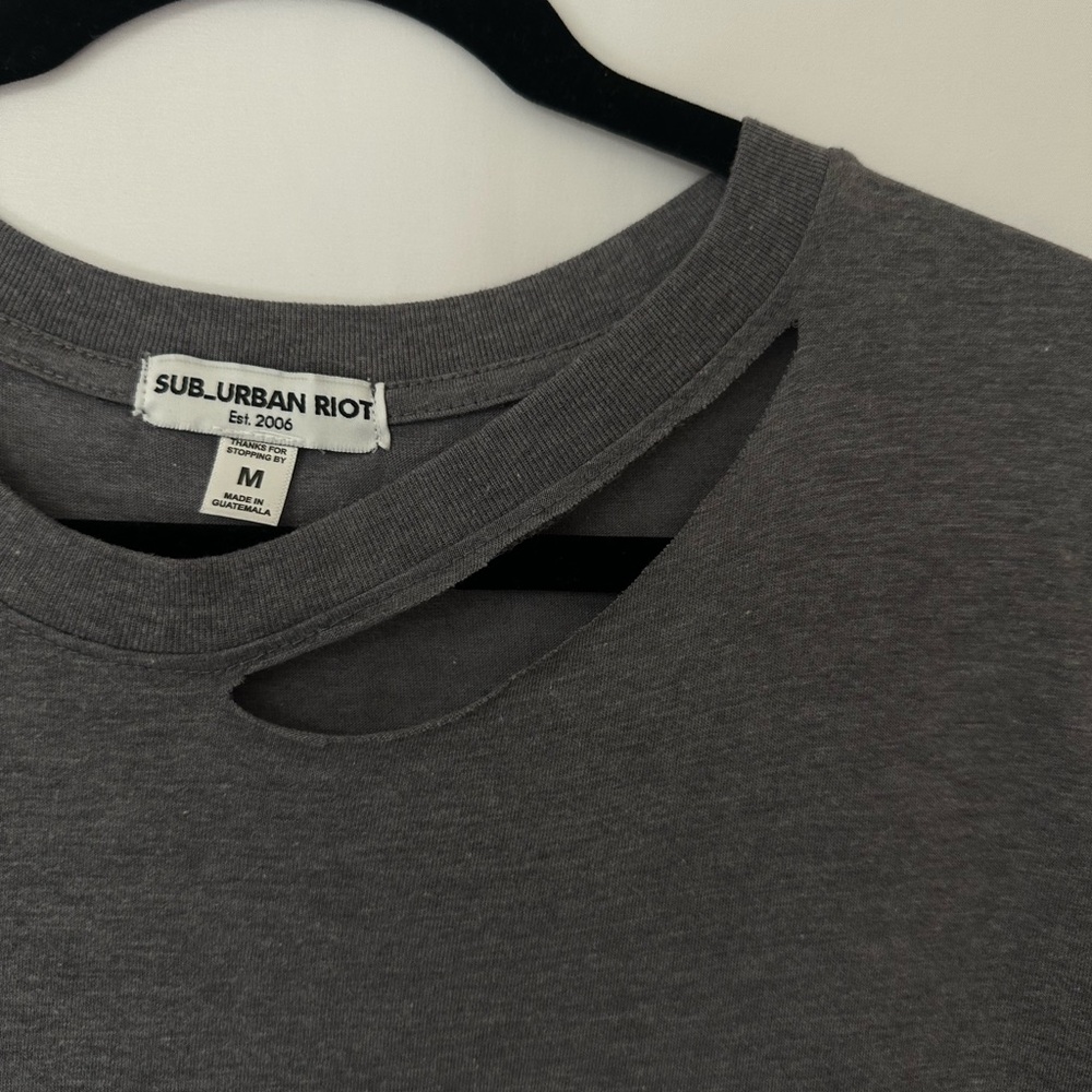 Sub_Urban Riot Relaxed Fit Tee – Torn Neck Detail – Size M